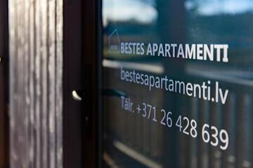 Фото номера Четырехместный номер с душем Апартаменты Bestes apartamenti г. Kocēni 3